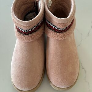 Brand new white mountain booties